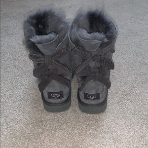 NWOT Women’s Gray Short Ugg boots